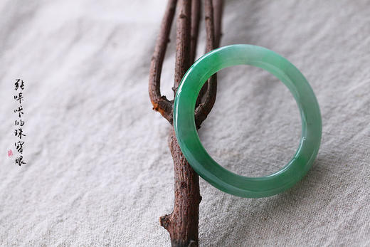 冰种辣色飘阳绿圆条手镯 商品图3