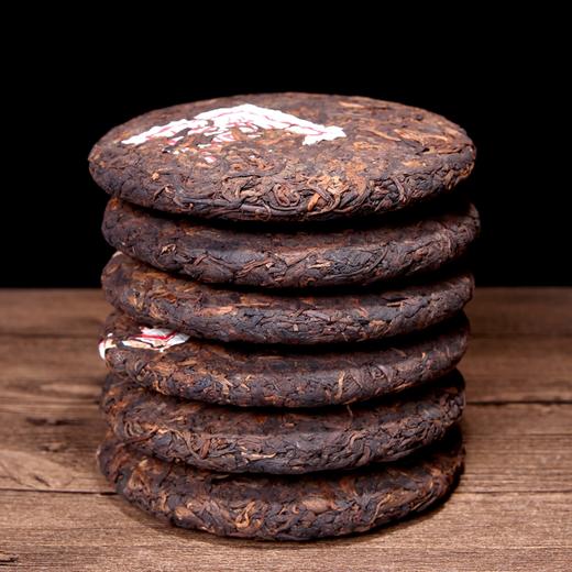 吉顺号 云南普洱熟茶2017年春茶《六大茶山》组合装200g*6饼/箱 商品图1