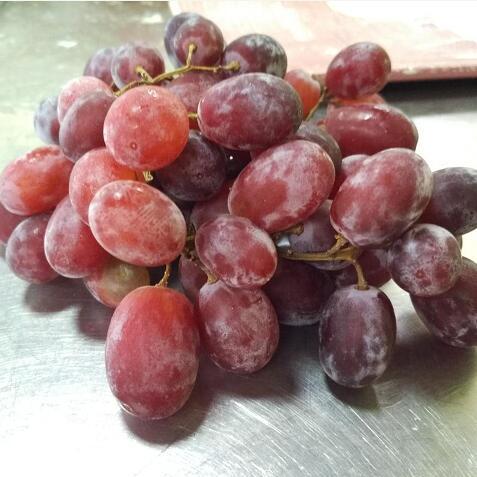 限时秒杀南非无籽红提甜爽多汁299元2斤略小干枝