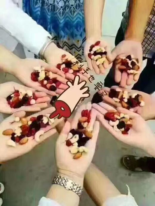 西域华腾每日坚果750g新疆特产组合25g*30包手提礼盒包邮 商品图2