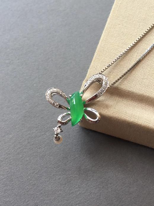 18k白金钻石镶嵌冰种阳绿翡翠蝴蝶 商品图2