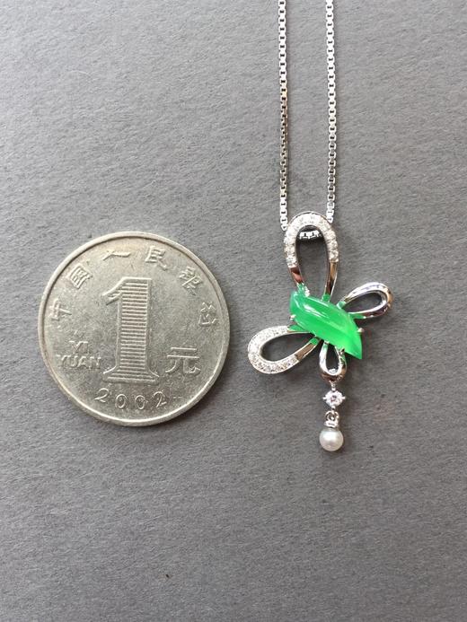 18k白金钻石镶嵌冰种阳绿翡翠蝴蝶 商品图3