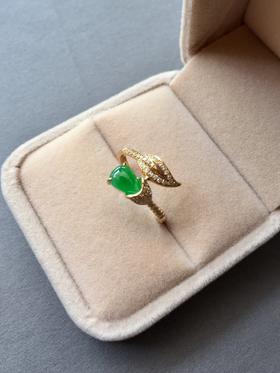 翡翠冰种阳绿花蕊戒指