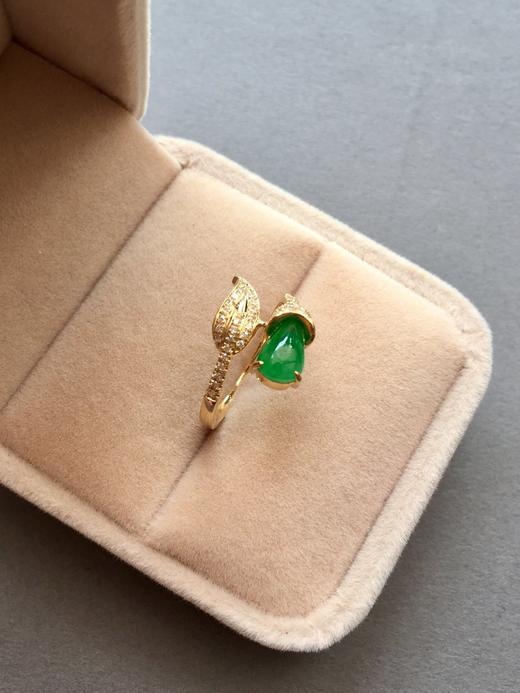 翡翠冰种阳绿花蕊戒指 商品图4