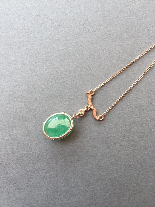 翡翠冰种阳绿蛋面锁骨链 商品图4