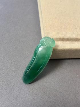 翡翠冰种飘绿福瓜