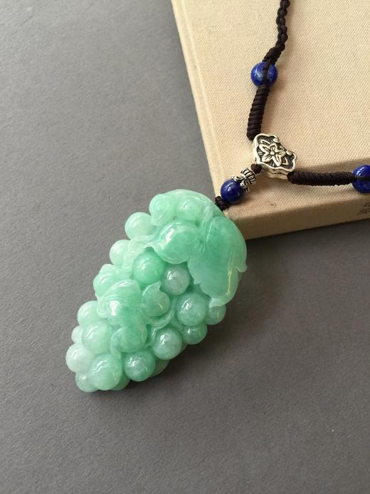 翡翠糯冰种阳绿葡萄 商品图0