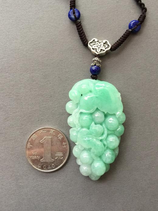 翡翠糯冰种阳绿葡萄 商品图3