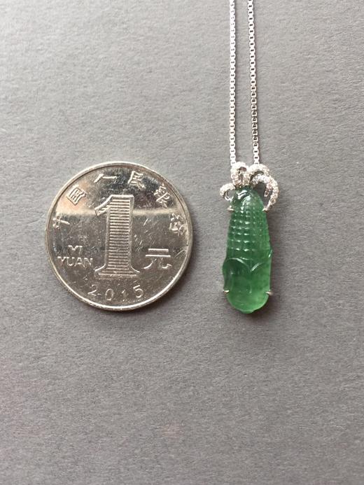 翡翠高冰种晴水玉米 商品图3