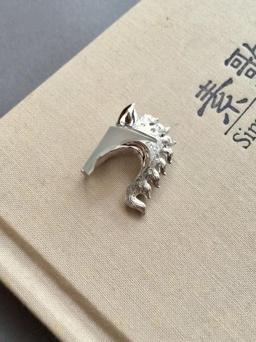 翡翠高冰种翡翠马头胸针 商品图0