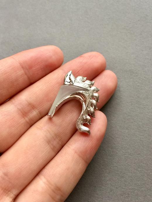 翡翠高冰种翡翠马头胸针 商品图1