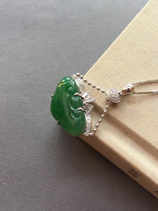 18k白金钻石镶嵌翡翠冰种阳绿如意 商品图2