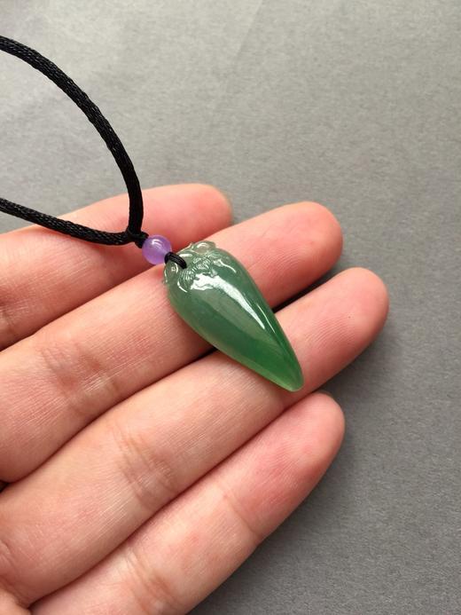 翡翠冰种满绿小辣椒