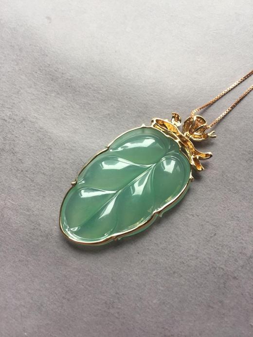 设计师款翡翠冰种浅阳绿叶子18k黄金钻石镶嵌