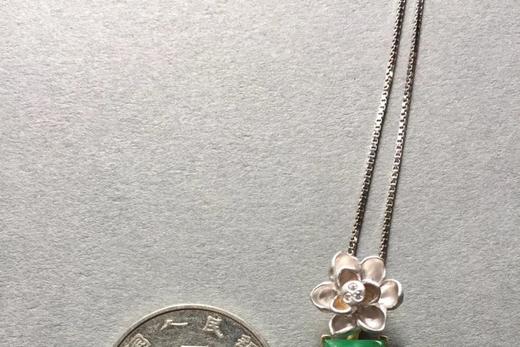 翡翠冰种阳绿方块和和美美18k白金钻石镶嵌 商品图3