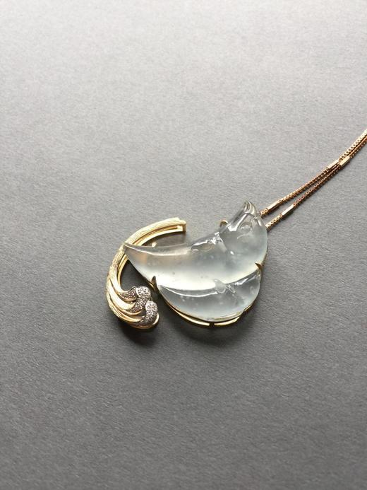 翡翠高冰种雪花棉母子豚海豚18k黄金镶嵌 商品图3