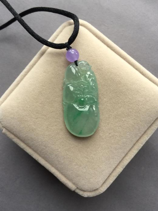 翡翠冰种飘阳绿大桃子金猴捧寿 商品图4