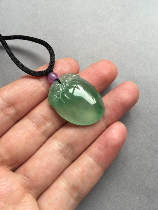 翡翠高冰种晴水飘阳绿仙桃 商品图0