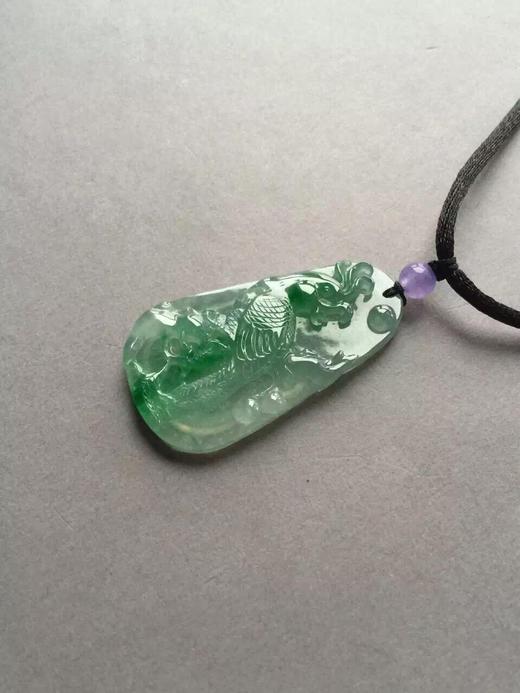 冰种飘阳绿翡翠吉祥如意英明神武雕牌 商品图0