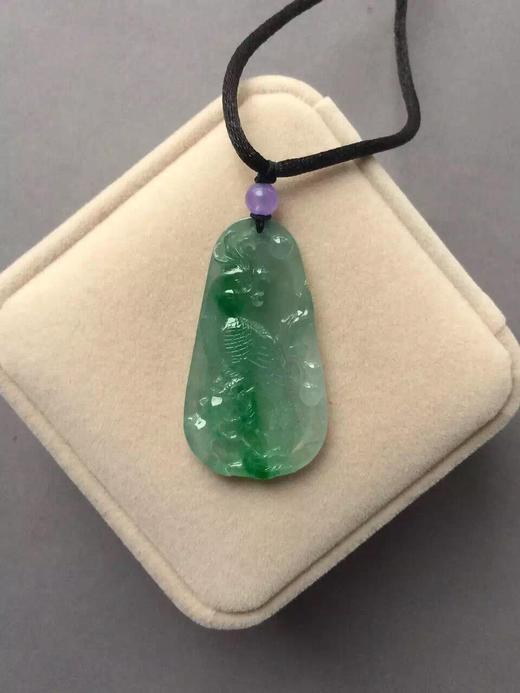 冰种飘阳绿翡翠吉祥如意英明神武雕牌 商品图4