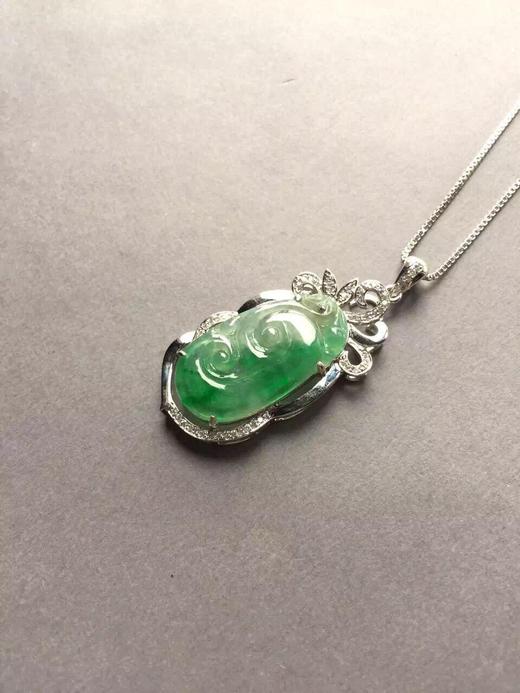 翡翠高冰到玻璃种阳绿如意18k白金钻石镶嵌 商品图0