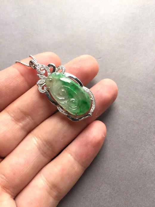 翡翠高冰到玻璃种阳绿如意18k白金钻石镶嵌 商品图1