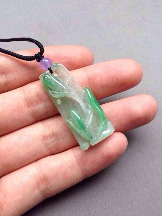 糯种阳绿白底青翡翠玉兰花 商品图1