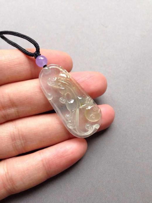 翡翠高冰近玻璃种黄翡俏色螭龙挂牌 商品图1