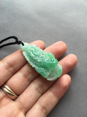 冰糯种阳绿俏色翡翠白菜