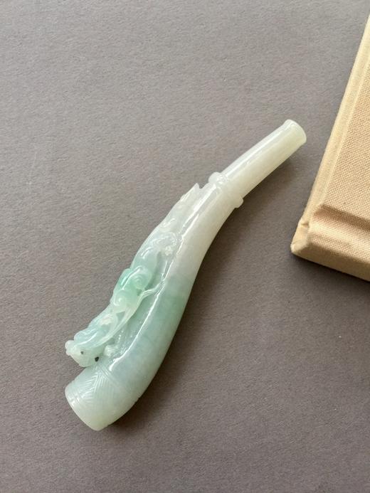 糯种飘阳绿翡翠烟斗 商品图2