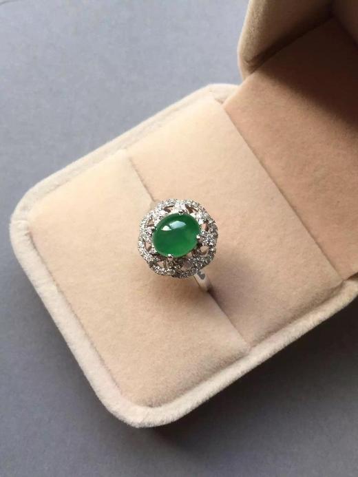 冰种阳绿翡翠蛋面戒指18k白金钻石镶嵌 商品图0