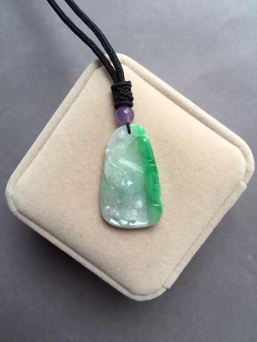 翡翠阳绿俏色鹤竹祝寿牌 商品图4