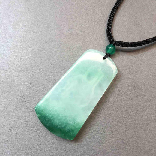 翡翠糯种飘绿不动尊菩萨牌 商品图6