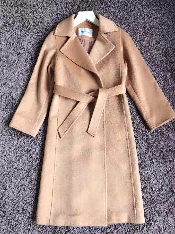 预售九月底出货重磅来袭maxmara驼绒水波纹大衣