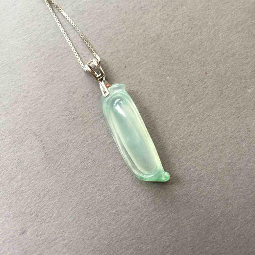 翡翠高冰种淡晴水福瓜 商品图4