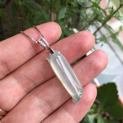 翡翠高冰种淡晴水福瓜 商品图7
