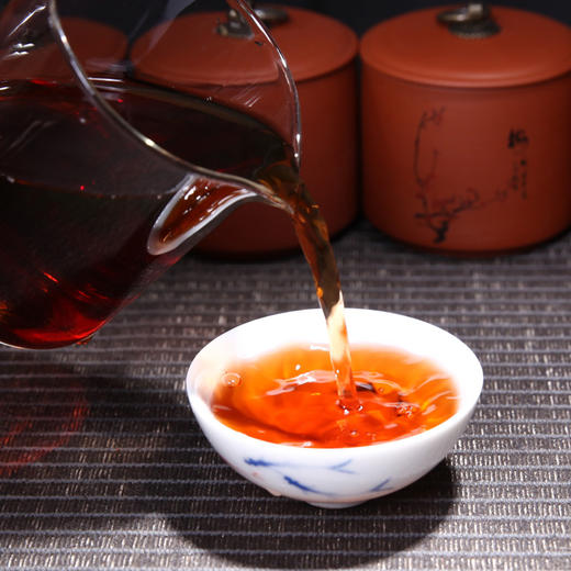 糯香茶化石 紫砂罐装-吉顺号普洱熟茶-2006年茶化石100g/罐 商品图2