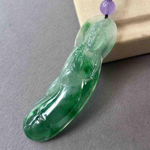 冰种阳绿翡翠观音 商品图0