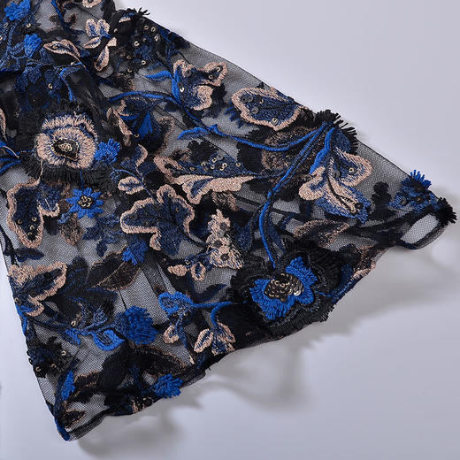 EITIE爱特爱商场同款春夏季新款唯美浪漫绣花透视喇叭袖连衣裙5577212 商品图2