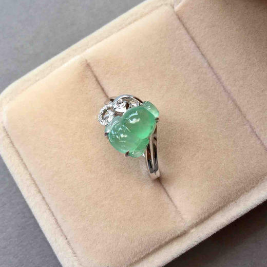 翡翠高冰种浅阳绿三足金蟾戒指18k白金钻石镶嵌 商品图2