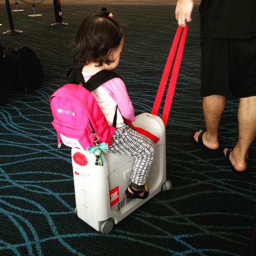 挪威杰卡森 JetKids BedBox 儿童多功能行李箱！一箱多用，睡床 + 行李箱 + 骑行玩具！升舱神器，行李箱变机舱床，两色可选 商品图4