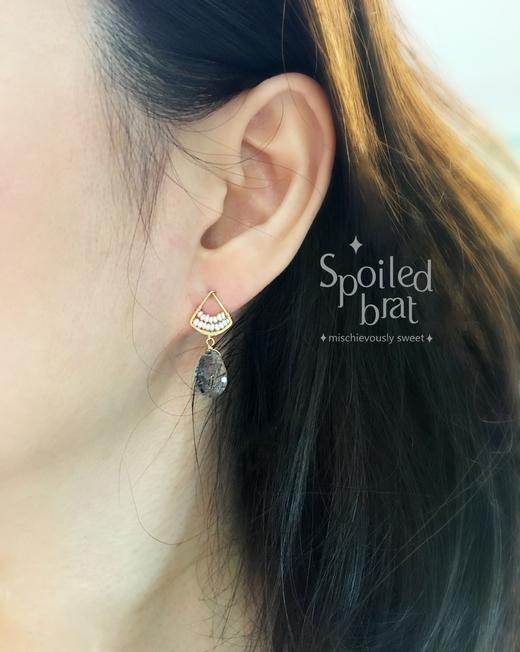 SpoiledBart Jewelry 14K注金  天然发晶 珍珠  小扇形 百搭 气质耳钉 商品图3