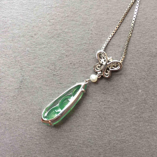 冰种飘阳绿翡翠福豆吊坠18k白金钻石镶嵌 商品图7