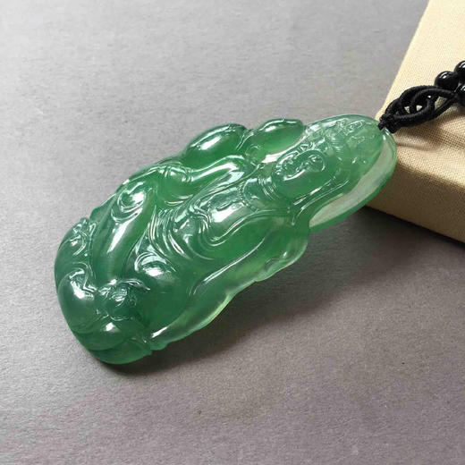 翡翠收藏级别冰种阳绿大观音 商品图0