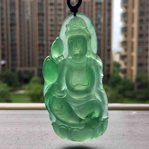 翡翠收藏级别冰种阳绿大观音 商品图8