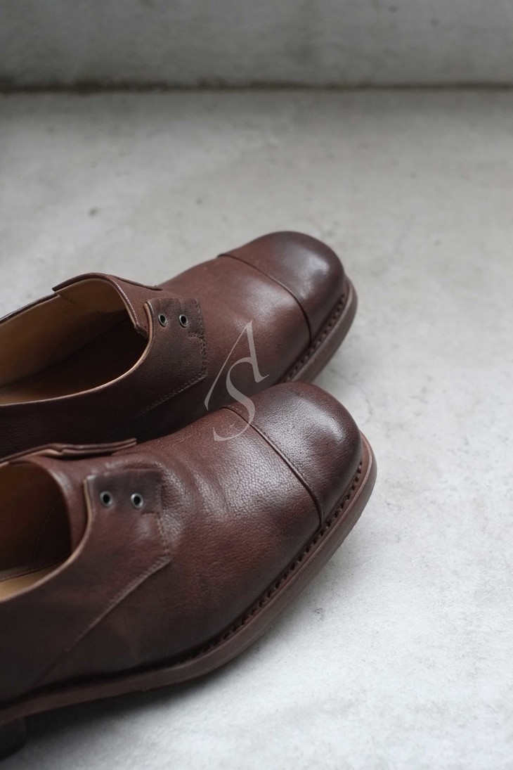 cherevichkiotvichki 棕色丝带方头德比鞋