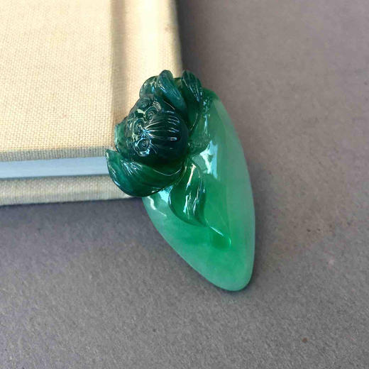 翡翠糯冰种阳绿俏色精雕和和美美 商品图2