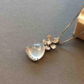 翡翠高冰种知足常乐18k白金钻石镶嵌