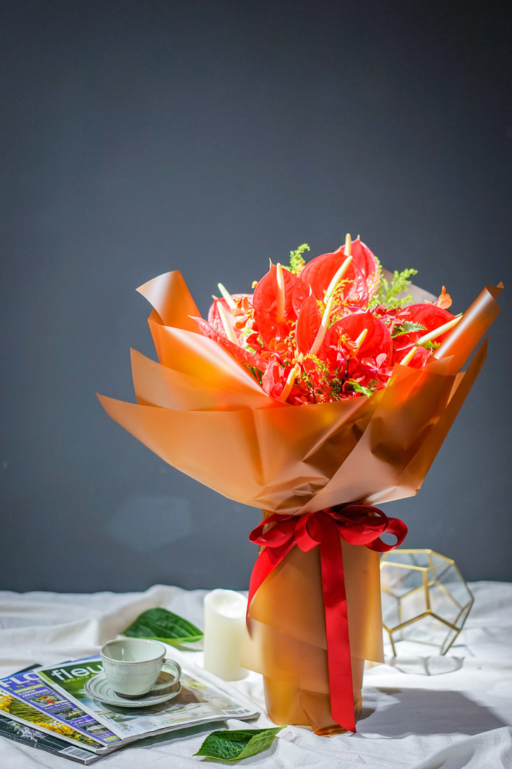 同城配送礼仪鲜花 【红红火火】康宁呈祥 红掌组合花束