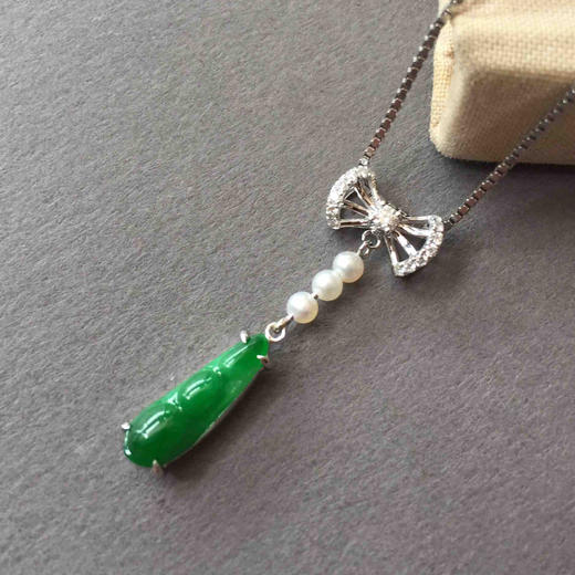 翡翠冰种阳绿福豆18k白金钻石镶嵌 商品图1